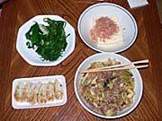 野菜炒め、かまぼこ、おひたし