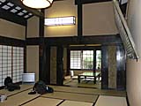 離れの部屋の中。12畳が2部屋、8畳が2部屋+応接室
