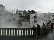 草津温泉の湯畑　湯煙いっぱい