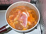 キムチ鍋の素で赤城豚を煮込む