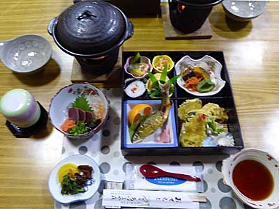 湯の蜂温泉あづまや荘の夕食