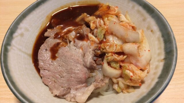 盛岡冷麺に白金豚