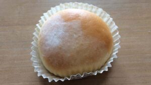 母ちゃんハウスだあすこのパン屋のクリームパン