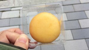 千秋堂のチーズ饅頭を開けたところ　岩手のお菓子