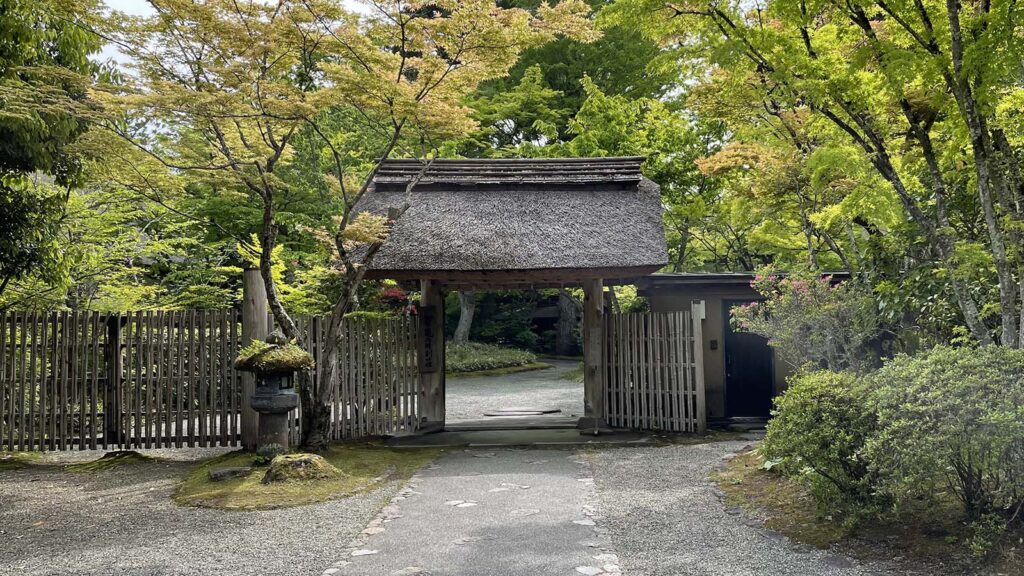 湯布院の亀の井別荘の門構え