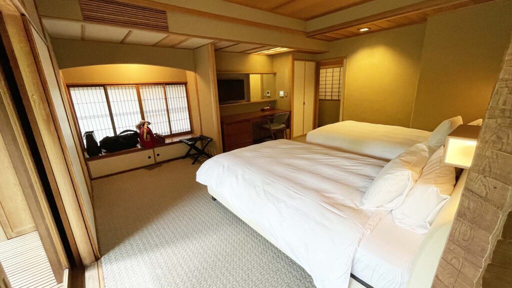 湯布院の亀の井別荘　離れ寝室（ベッドの部屋）