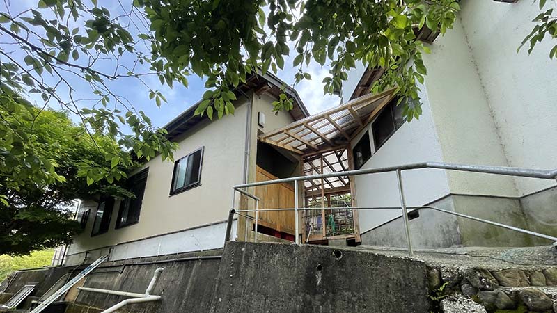 横川温泉千代田屋旅館の本館とお風呂場をつなぐわたり