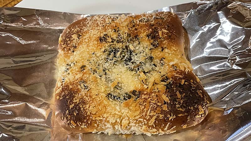 道の駅あおきで買ったハムチーズパン