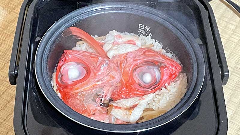 金目の炊き込みご飯　炊きたて