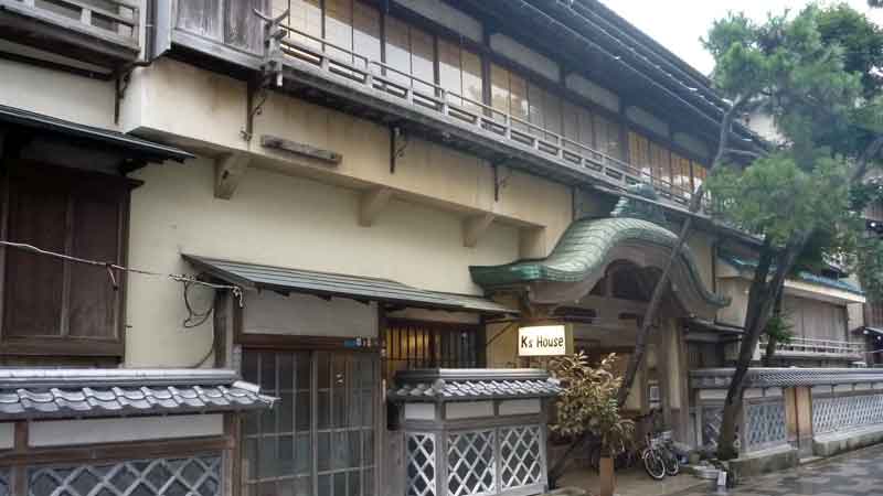 伊東温泉 K's Houseの外観