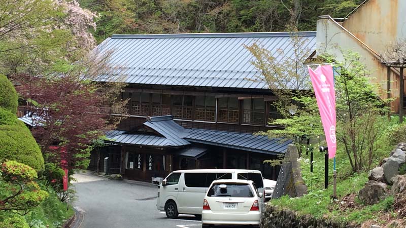 大沢温泉自炊部の部屋の居心地は、どの部屋になるかで変わる。